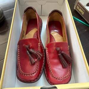 Born Women's Red Full Grain Leather Tassel Mules Slip On Loafers